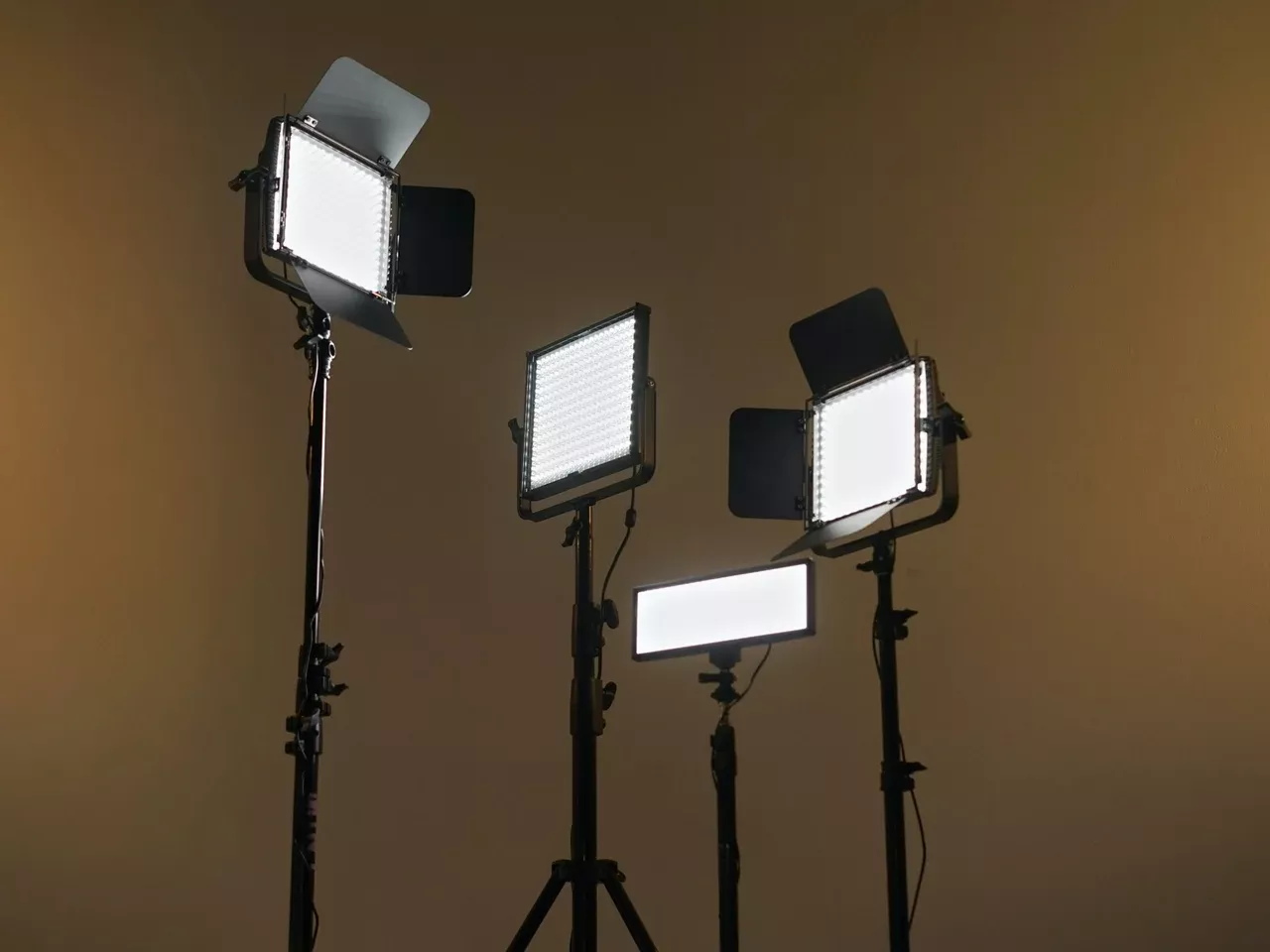 Film shooting studio and equipment available on rent in gurgaon and NCR.